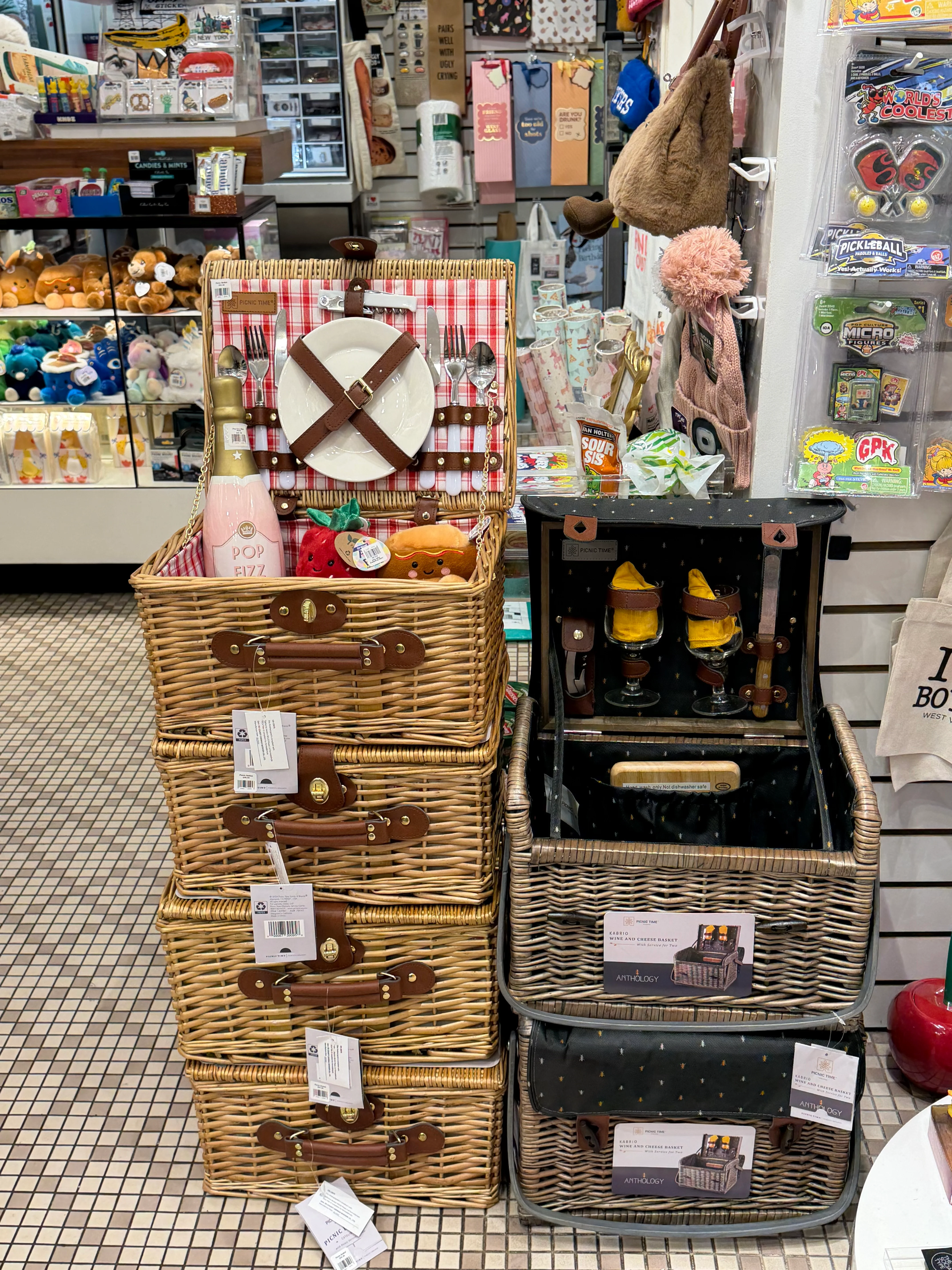 Picnic Basket - Image 4